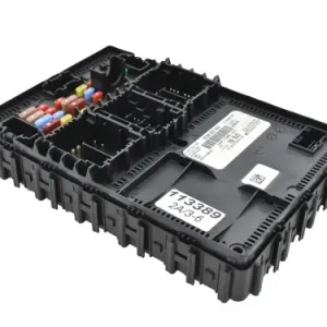 SKRZYNKA BEZPIECZNIKÓW FORD FIESTA MK8 LU5T-15604-BJD Niska cena